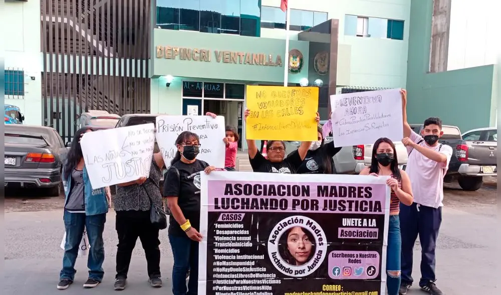 La asociación de madres Luchando por Justicia hizo un plantón exigiendo la prisión preventiva contra el presunto agresor Raúl Michael Herrada Ortega. Foto: Colectivo Luchando por Justicia La asociación de madres Luchando por Justicia hizo un plantón exigiendo la prisión preventiva contra el presunto agresor Raúl Michael Herrada Ortega. Foto: Colectivo Luchando por Justicia