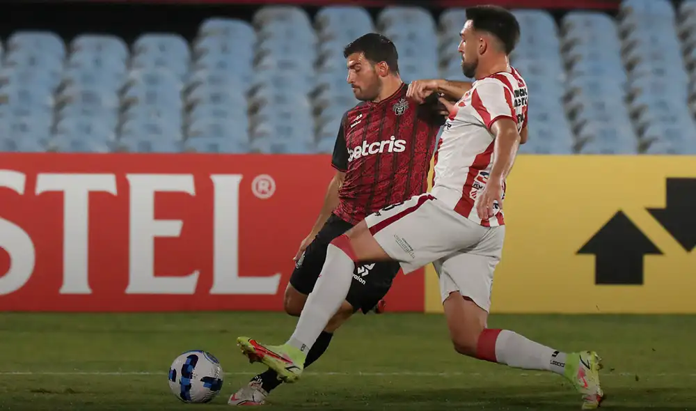 Melgar y River Plate se enfrentan por la Copa Conmebol Sudamericana 2022. Foto: EFE Melgar y River Plate se enfrentan por la Copa Conmebol Sudamericana 2022. Foto: EFE