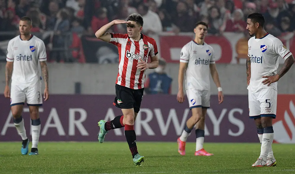 Estudiantes de La Plata sumó 10 puntos en el Grupo C tras vencer a Nacional de Uruguay. Foto: AFP Estudiantes de La Plata sumó 10 puntos en el Grupo C tras vencer a Nacional de Uruguay. Foto: AFP