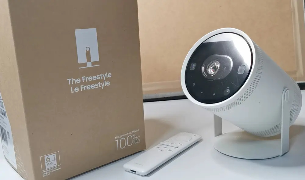 El proyector es bastante pequeño y liviano (pesa menos de 1 kilo). Foto: Juan José López Cuya / La República