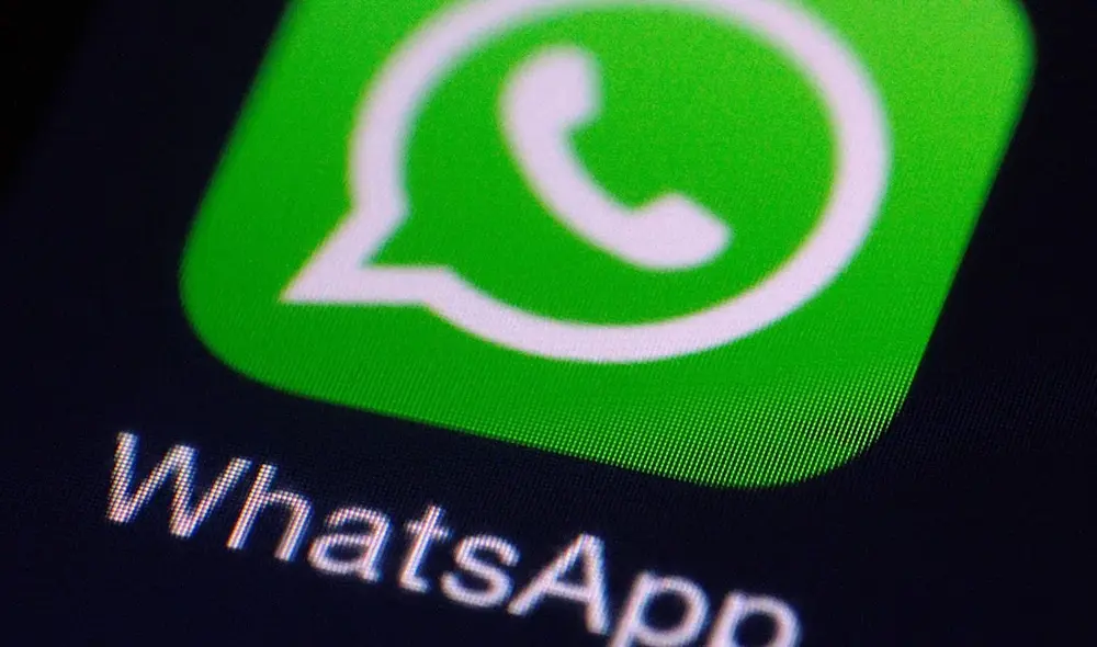 Este proceso de instalación de WhatsApp lo puedes hacer en un móvil Android o en un iPhone. Foto: Xataka