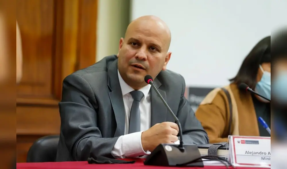 Alejandro Salas señaló que no se debe "prejuzgar" en relación al presunto plagio de la tesis de Pedro Castillo y Lilia Paredes. Foto: Andina Alejandro Salas señaló que no se debe "prejuzgar" en relación al presunto plagio de la tesis de Pedro Castillo y Lilia Paredes. Foto: Andina