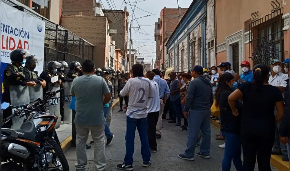 Con plantón y marcha, trabajadores de Agropucalá mantienen sus acciones de lucha. Foto: cortesía a LR