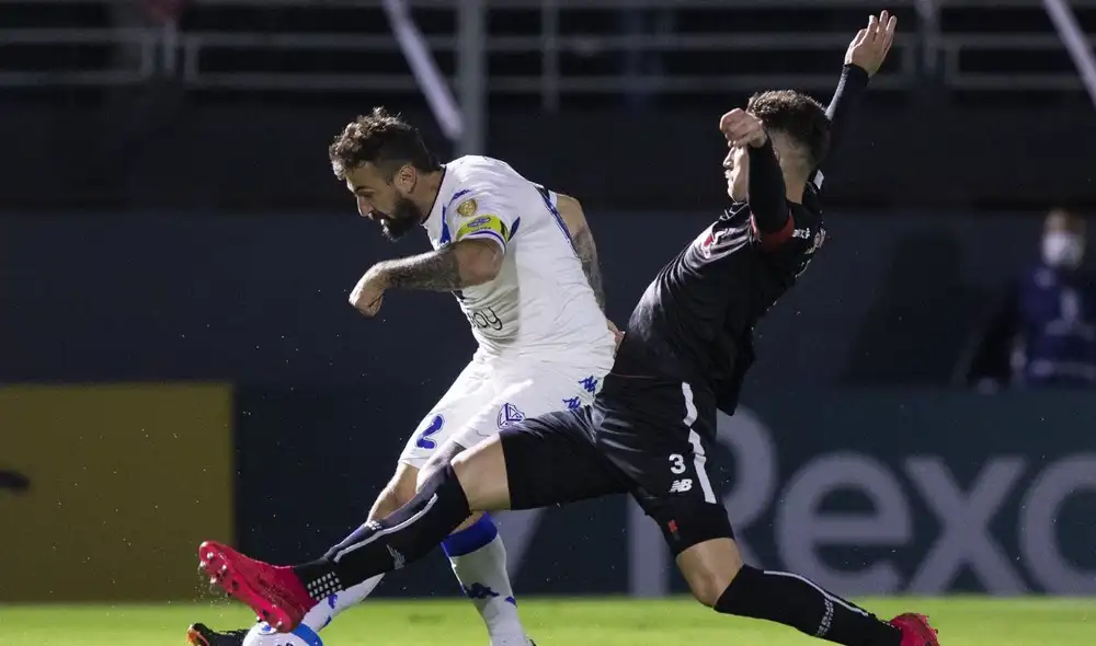 Vélez Sarsfield y Bragantino juegan en el estadio Nabi Abi Chedid. Foto: Vélez.