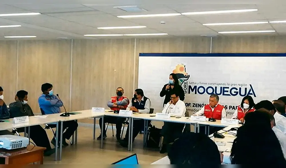 Propuesta. Después de casi dos meses de protestas, comuneros, funcionarios del gobierno y de le minera dialogaron.