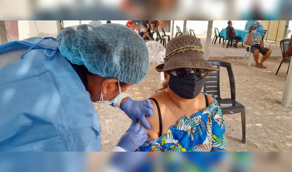 Vacunación en personas mayores de 50 años arrancó en Tacna. Foto:Diresa Vacunación en personas mayores de 50 años arrancó en Tacna. Foto:Diresa