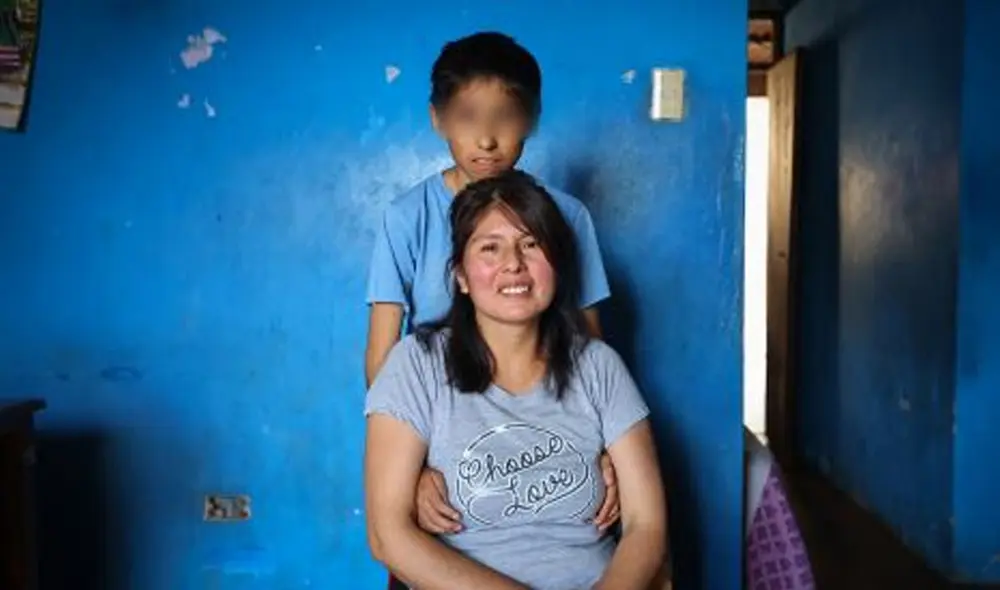 Madre indicó que ha sido difícil criar a un menor con un autismo. Foto: Andina Madre indicó que ha sido difícil criar a un menor con un autismo. Foto: Andina