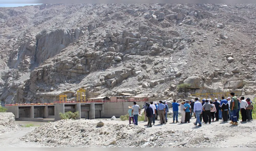 Reunión fue a la altura de la bocatoma del Proyecto Especial Chavimochic. Foto: ANA. Reunión fue a la altura de la bocatoma del Proyecto Especial Chavimochic. Foto: ANA.