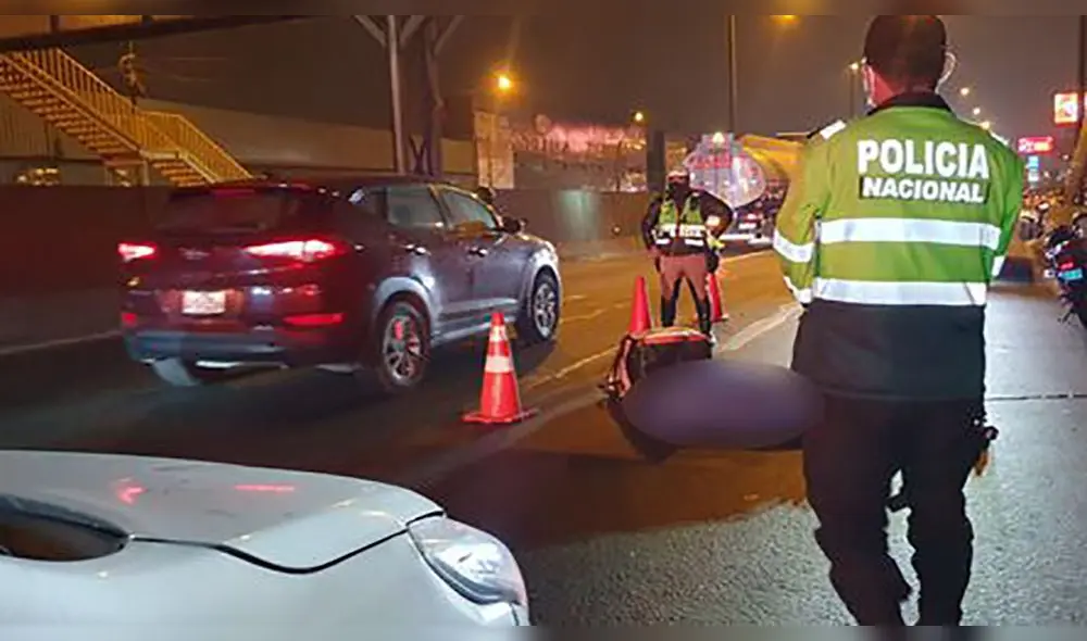 Agentes de la Comisaría de Ciudad de Dios llegaron al lugar del hecho. Foto: Referencial PNP