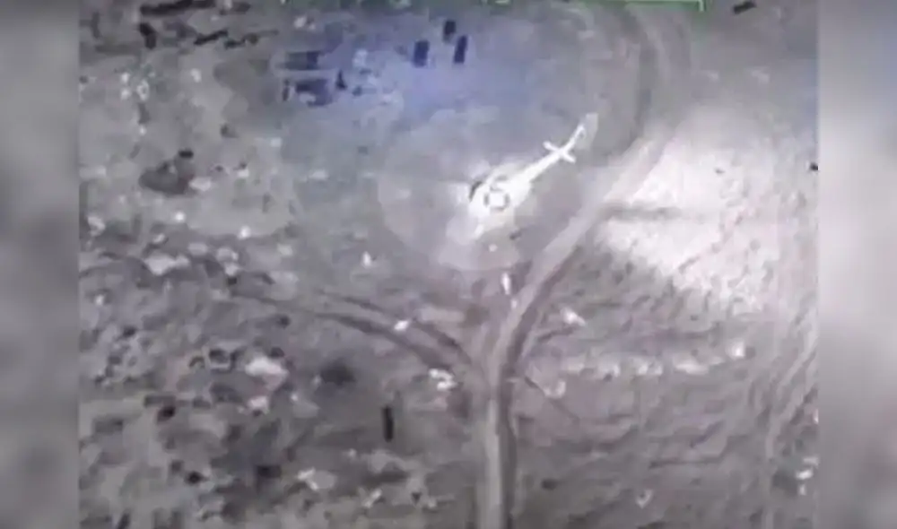 El video en blanco y negro se publica desde una vista aérea y comienza mostrando un helicóptero en tierra. Foto: The Sun