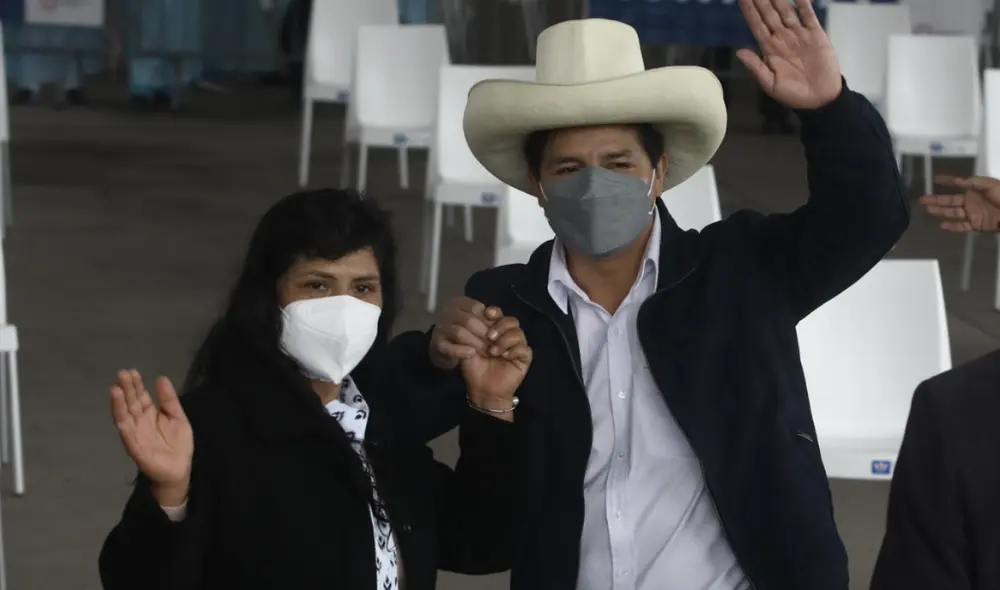 El presidente no solo habría obtenido una maestría para él, sino también para su entonces asesor, hoy investigado, Bruno Pacheco. Foto: Aldair Mejía/La República