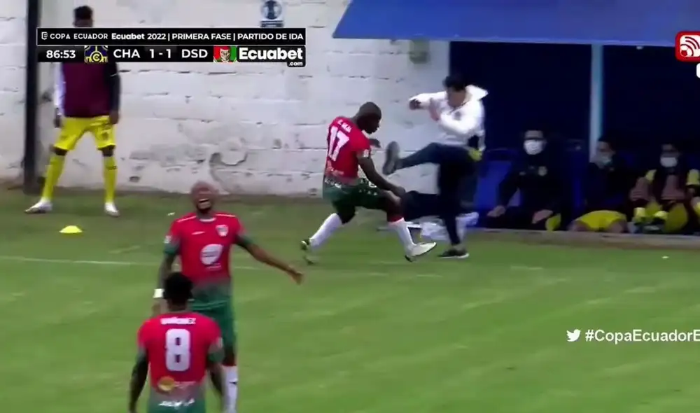 Así fue la fuerte patada en Ecuador. Foto: captura ECDF