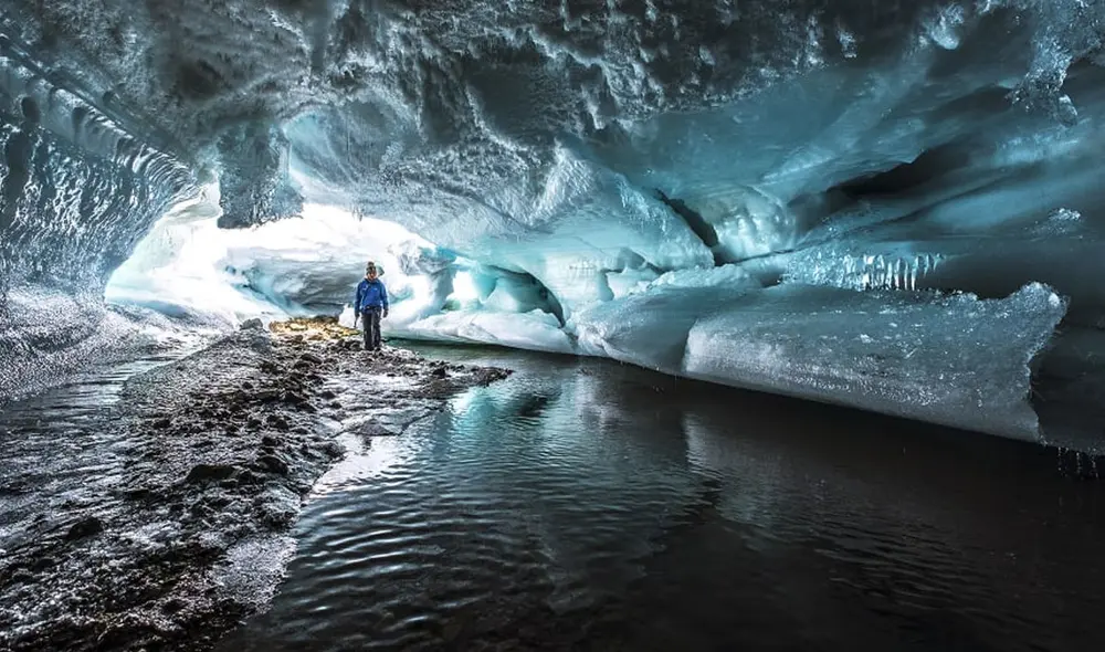 Los científicos confirmaron que los sedimentos debajo del hielo antártico están cargados de agua líquida hasta el fondo. Foto referencial: Marko Prezelj / Desierto Blanco