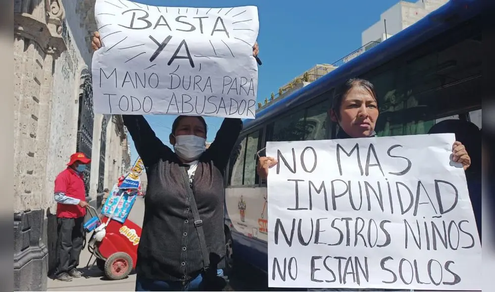 Manifestación por caso se registró frente al Ministerio Público, en Arequipa. Foto: 360 grados Manifestación por caso se registró frente al Ministerio Público, en Arequipa. Foto: 360 grados