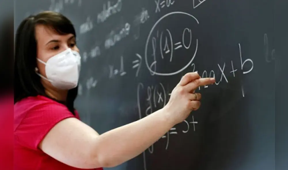 Docentes en el Perú. Foto: EFE Docentes en el Perú. Foto: EFE