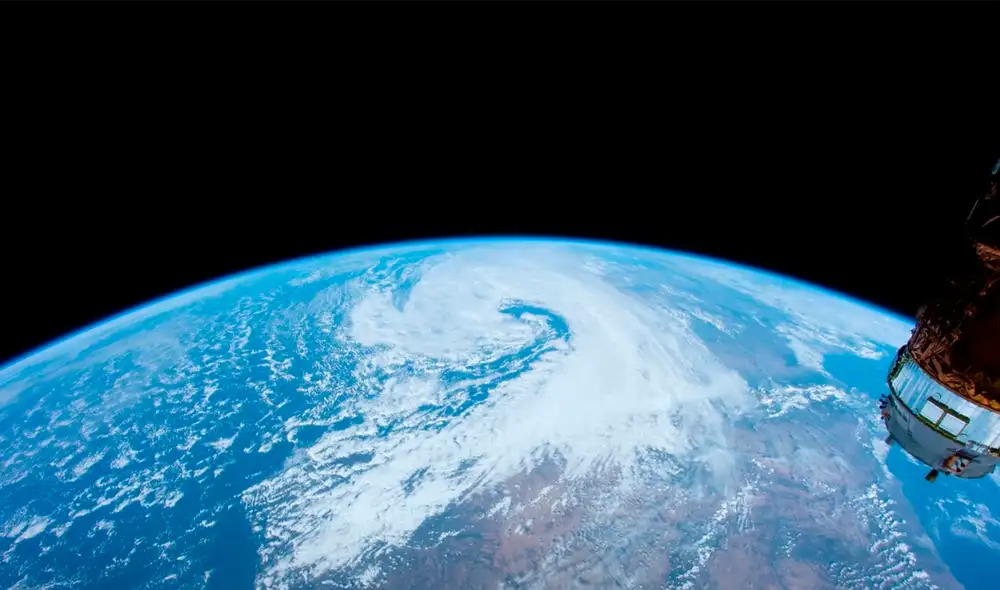 convierte tu celular en una potente herramienta para conocer el espacio exterior. Foto: Xataka