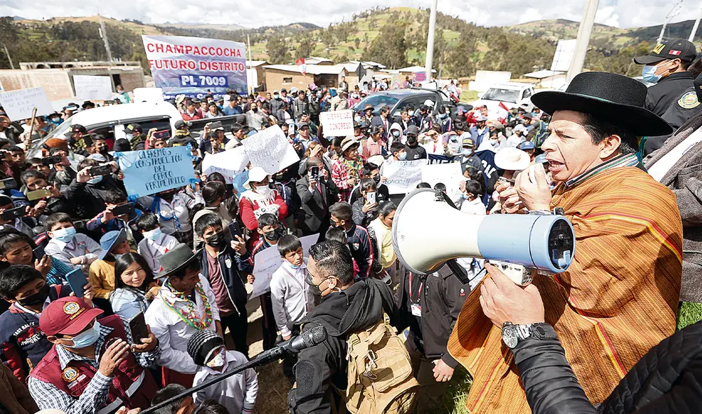 Actividad. Presidente Castillo estuvo en Andahuaylas para entregar una obra de riego a favor de los agricultores de la zona. Foto: Sepres