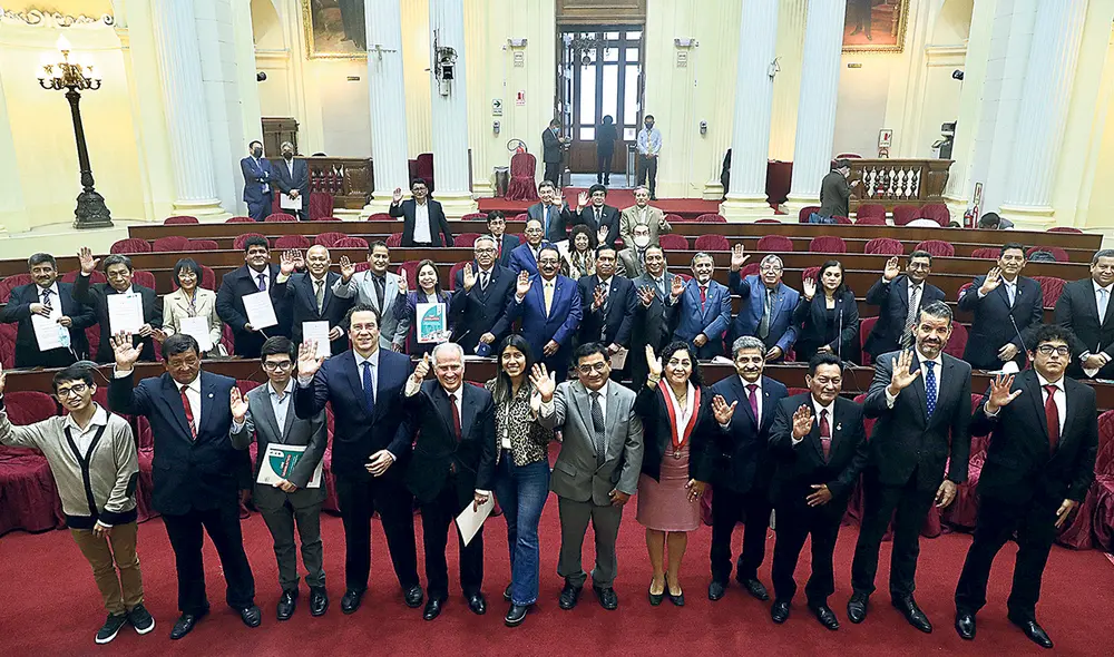 Autoridades. Rectores de universidades respaldan acciones legales interpuestas por la Sunedu. Piden no volver a los tiempos de la ANR y revisar norma. Foto: Congreso de la República Autoridades. Rectores de universidades respaldan acciones legales interpuestas por la Sunedu. Piden no volver a los tiempos de la ANR y revisar norma. Foto: Congreso de la República