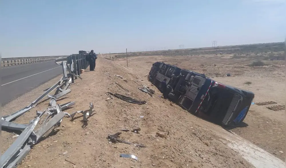 Bus quedó a un costado de la vía. Foto: Rosa Quincho/URPI-LR