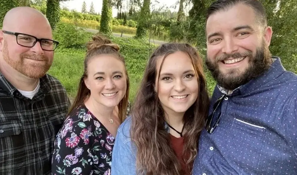 Las 2 parejas decidieron criar 2 hijos juntos además de los que ya tenían desde antes de conocerse. Foto: Taya Hartless / SWNS vía New York Post Las 2 parejas decidieron criar 2 hijos juntos además de los que ya tenían desde antes de conocerse. Foto: Taya Hartless / SWNS vía New York Post