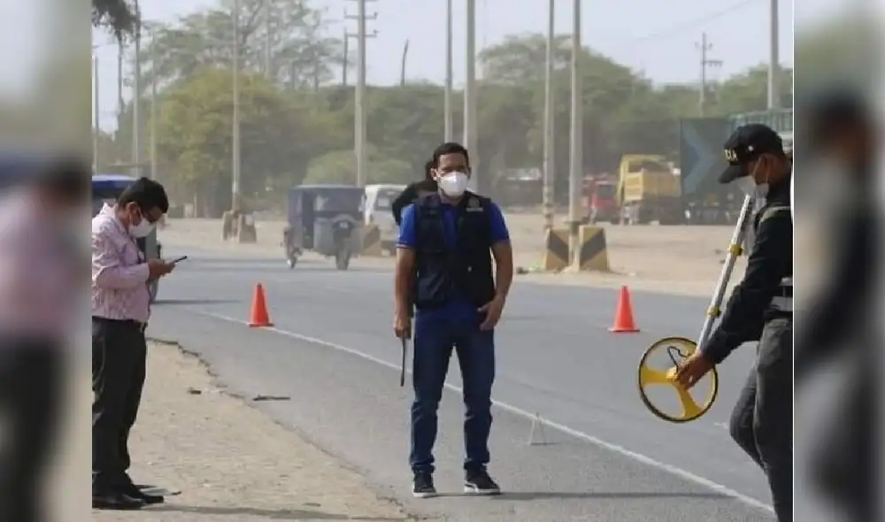 La Policía llegó al lugar del accidente en Sullana. Foto: La Hora La Policía llegó al lugar del accidente en Sullana. Foto: La Hora