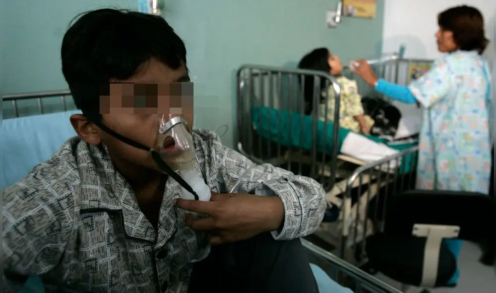 El pediatra Rolando Quiñones invocó a los padres a estar atentos a los síntomas y evolución de las enfermedades respiratorias de sus hijos. Foto: Andina. El pediatra Rolando Quiñones invocó a los padres a estar atentos a los síntomas y evolución de las enfermedades respiratorias de sus hijos. Foto: Andina.