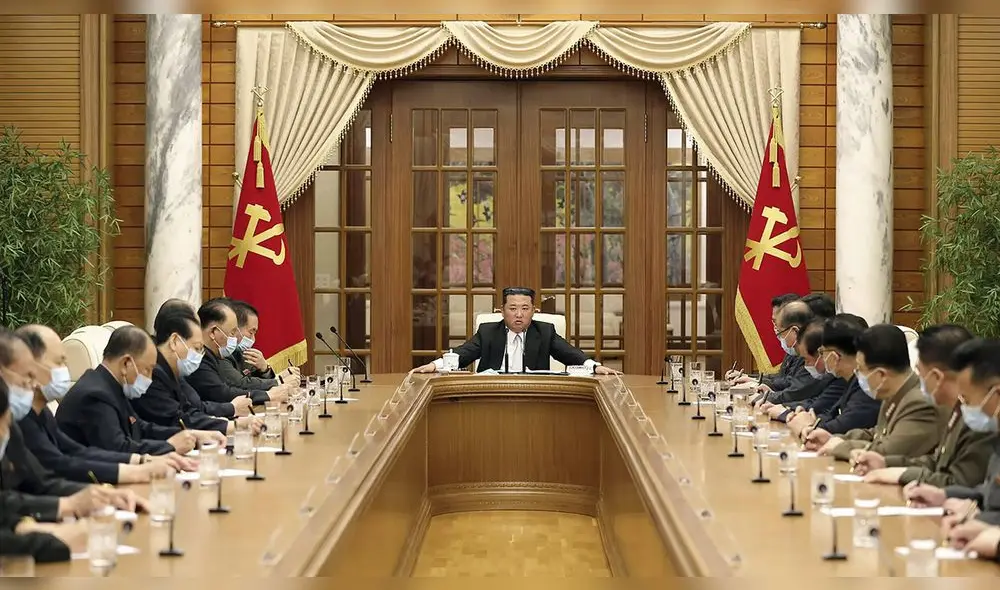 Kim Jong Un "llamó a todas las ciudades y municipios del país a confinar cuidadosamente sus zonas", dijo la agencia estatal KCNA. Foto: AFP