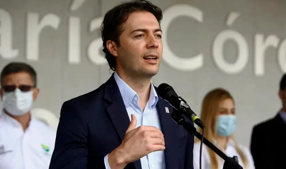 Daniel Quintero es suspendido temporalmente tras publicar un video en apoyo a Gustavo Petro con la descripción "¿Quién me sigue? #ElCambioEnPrimera". Foto: Luis Eduardo Noriega A./ EFE Daniel Quintero es suspendido temporalmente tras publicar un video en apoyo a Gustavo Petro con la descripción "¿Quién me sigue? #ElCambioEnPrimera". Foto: Luis Eduardo Noriega A./ EFE