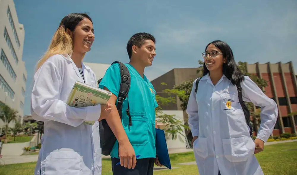 Estudiantes dentro de su campus universitario. Foto: Pronabec Estudiantes dentro de su campus universitario. Foto: Pronabec