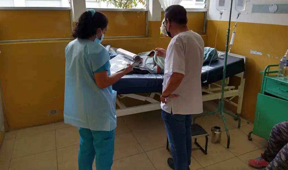 Los funcionarios de salud pidieron a la población colaborar con la apertura de sus viviendas. Foto: Diresa