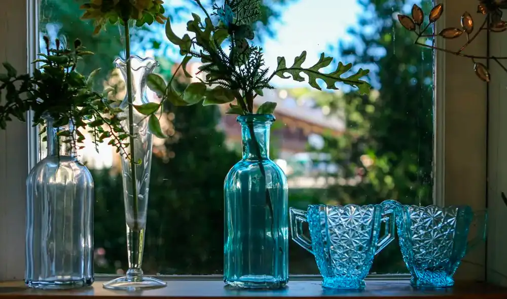 Los objetos de cristal tienden a ensuciarse rápido, por ello su limpieza debe ser continua. Foto: Planeta 2030