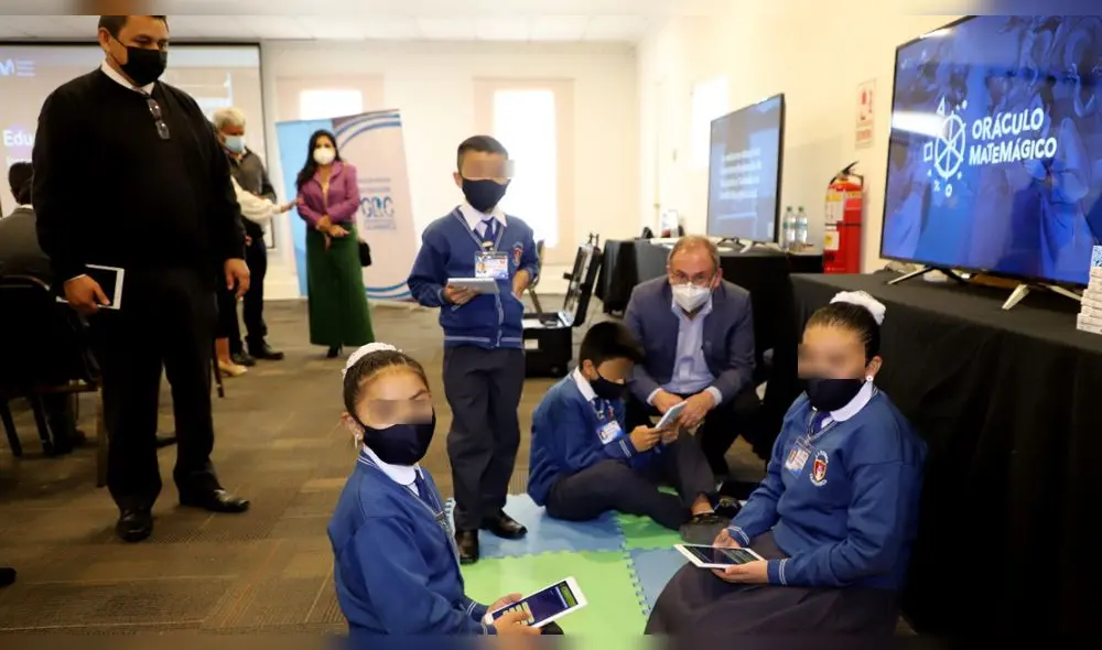 Distribuyen tablets en colegios de las 13 provincias de Cajamarca. Foto: GORE Cajamarca. Distribuyen tablets en colegios de las 13 provincias de Cajamarca. Foto: GORE Cajamarca.