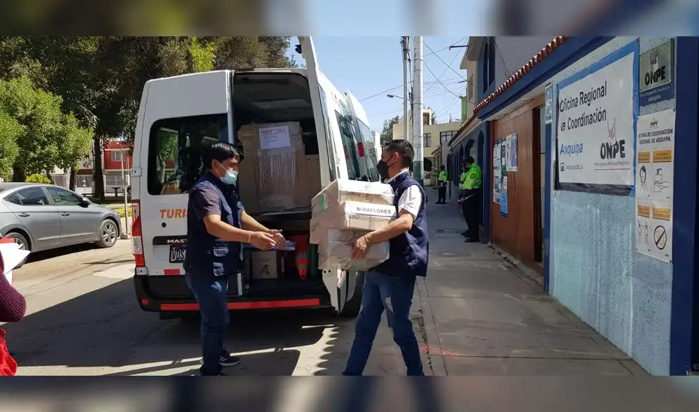 ONPE ha continuado este sábado con el despliegue de material electoral. Foto: Wilder Pari/URPI-GLR ONPE ha continuado este sábado con el despliegue de material electoral. Foto: Wilder Pari/URPI-GLR