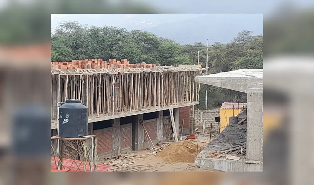 La autoridad local denunció que alcalde de Motupe no cumplió con instalar 9 aulas prefabricadas por problemas en la obra. Foto: La República La autoridad local denunció que alcalde de Motupe no cumplió con instalar 9 aulas prefabricadas por problemas en la obra. Foto: La República