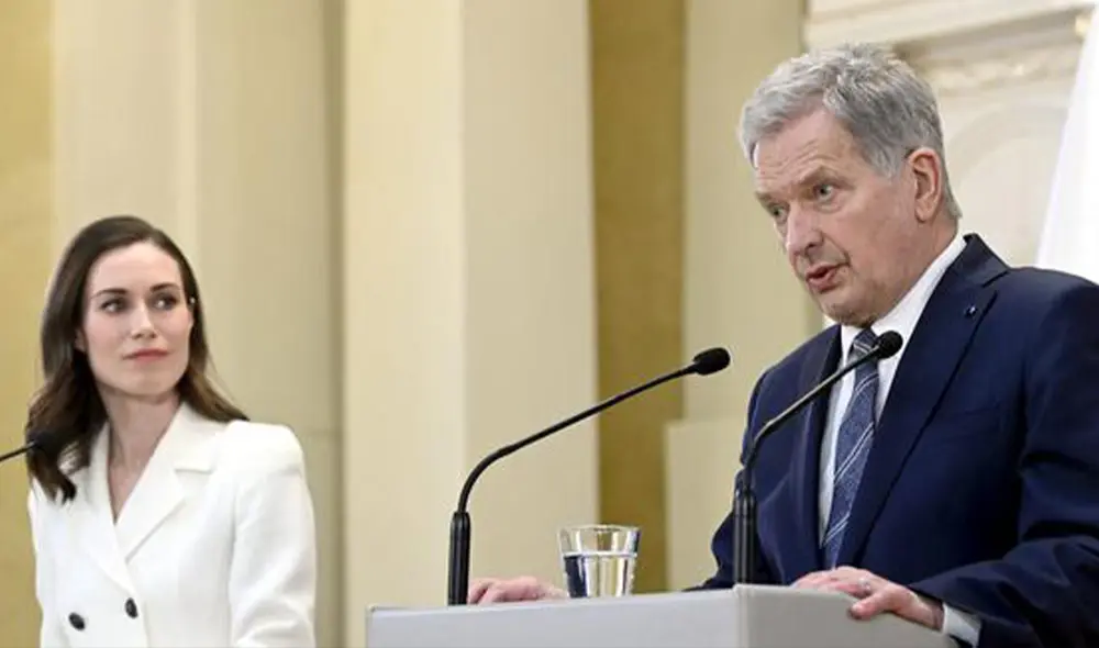 La primera ministra de Finlandia, Sanna Marin, y el presidente, Sauli Niinistö, dan conferencia de prensa para anunciar que Finlandia solicitará el ingreso a la OTAN. Foto: EFE La primera ministra de Finlandia, Sanna Marin, y el presidente, Sauli Niinistö, dan conferencia de prensa para anunciar que Finlandia solicitará el ingreso a la OTAN. Foto: EFE