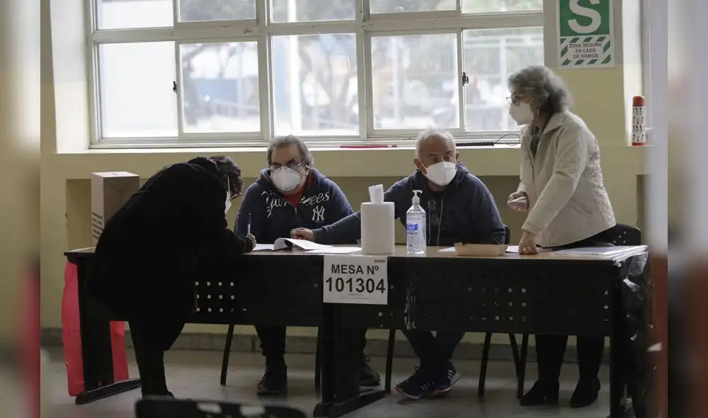 Elecciones internas para elegir candidatos municipales y regionales se desarrollaron este domingo 15 de mayo. Foto: Gerardo Marín / La República