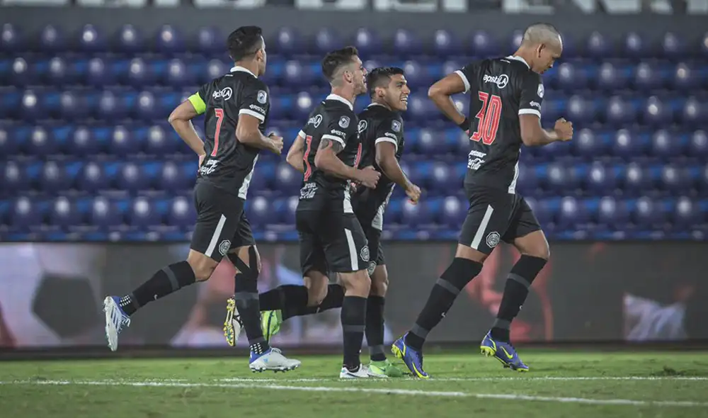 Olimpia ganó 4-1 a Tacuary en el Defensores del Chaco y está a 11 puntos de Libertad. Foto: Olimpia