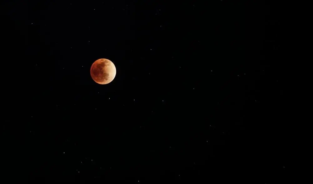 La 'luna de sangre' vista desde Arequipa. Foto: Rodrigo Talavera/La República Arequipa