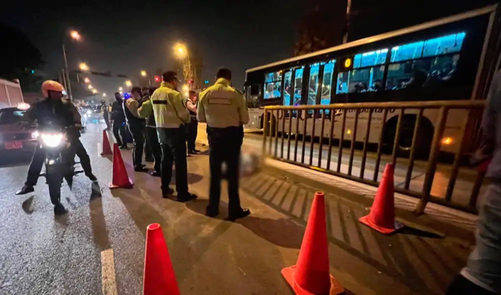 Según testigos del accidente de tránsito, el fallecido iba a excesiva velocidad. Foto: Urpi / La República Según testigos del accidente de tránsito, el fallecido iba a excesiva velocidad. Foto: Urpi / La República
