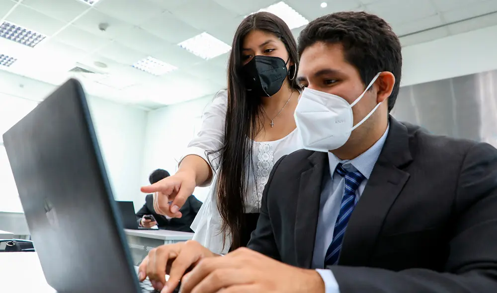 En los últimos cinco años, las conexiones con fibra óptica acumulan un crecimiento promedio anual de 167 %. Foto: Osiptel