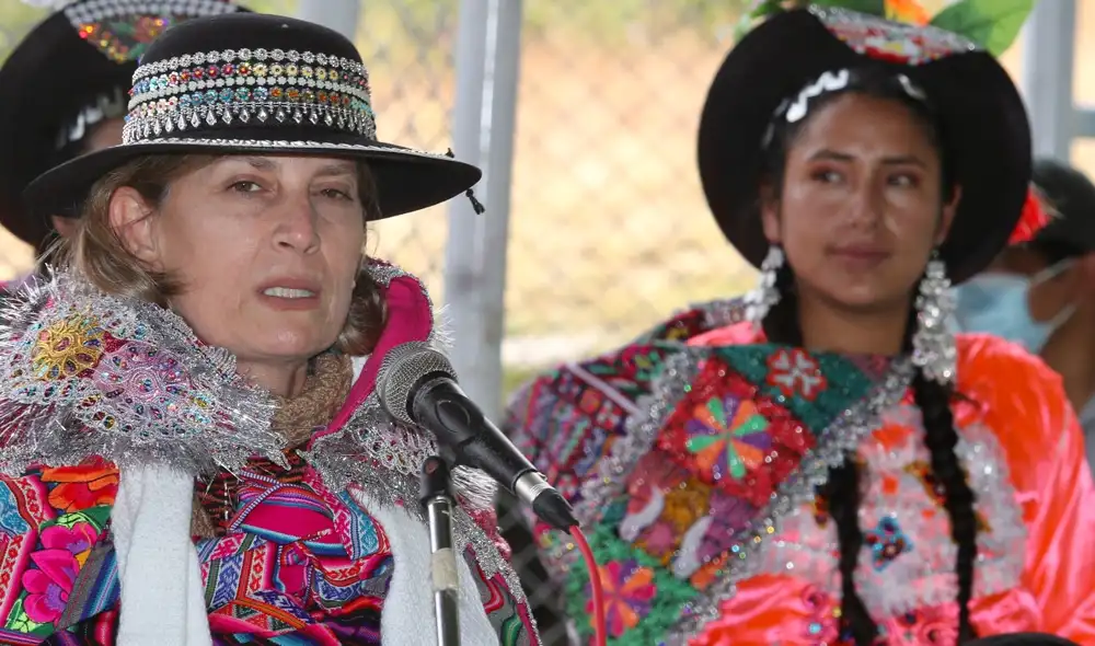 La presidenta del Congreso se mostró en contra de la Asamblea Nacional de Rectores pese a que el Congreso aprobó una ley que crea una nuevo consejo directivo en la Sunedu. Foto: Congreso.