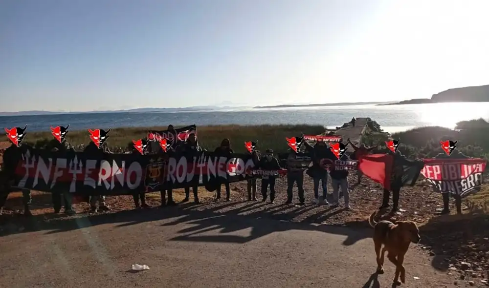 Los hinchas de Melgar emprendieron la travesía por tierra. Foto: Facebook Infierno rojinegro Los hinchas de Melgar emprendieron la travesía por tierra. Foto: Facebook Infierno rojinegro