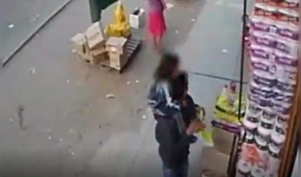 La ley sanciona con penas de entre 25 y 30 años a quienes bajo engaños obligan a robar a menores de edad. Foto: captura América