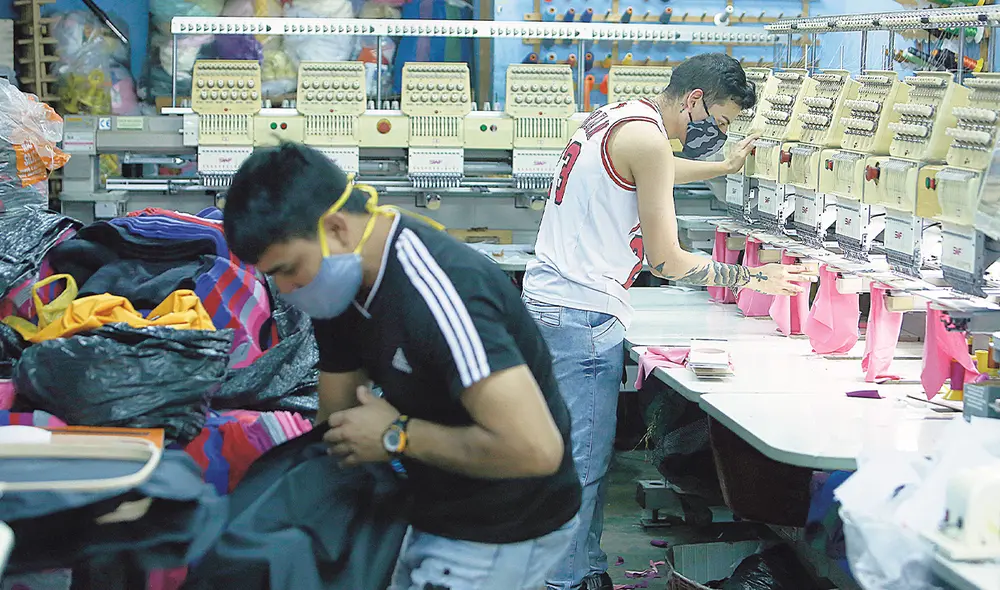 Impulso. Gobierno subsidiará hasta el 55% de las planillas de las mypes, con el fin de incentivar el trabajo formal juvenil. Foto: Marco Cotrina/La República Impulso. Gobierno subsidiará hasta el 55% de las planillas de las mypes, con el fin de incentivar el trabajo formal juvenil. Foto: Marco Cotrina/La República