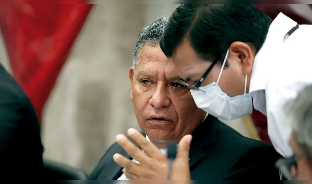 Verdades a medias. De congresista sobre su plagio. Foto: Rodrigo Talavera/ La República Verdades a medias. De congresista sobre su plagio. Foto: Rodrigo Talavera/ La República