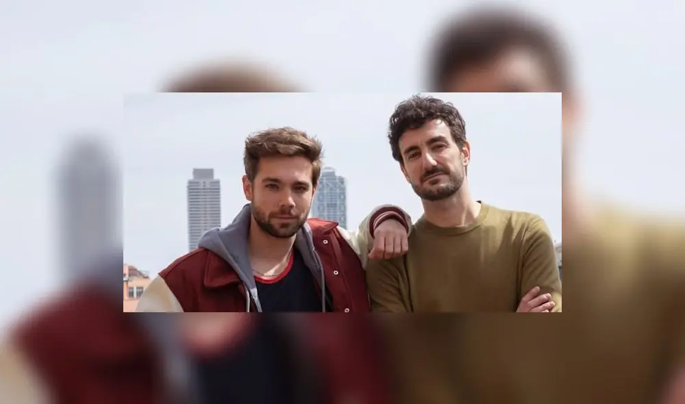 Carlos Cuevas interpreta a Álex, un joven que acaba de tener un desengaño amoroso y conoce por error a Bruno (Miki Esparbé) empezando así una bella historia de amor. Foto: Netflix.