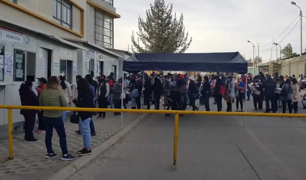 Nuevo sistema busca evitar largas filas de pacientes en módulo de citas. Foto: La República.