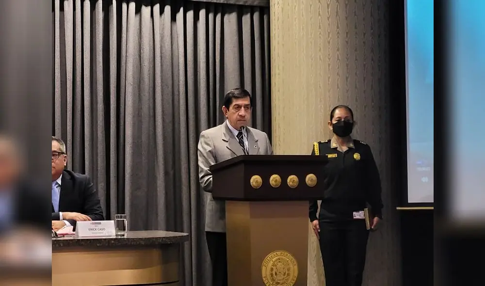 Chávarry entregó más de 24 millones de soles a 17 municipalidades para financiar proyectos de seguridad. Foto: Giuliana Castillo / URPI - LR Chávarry entregó más de 24 millones de soles a 17 municipalidades para financiar proyectos de seguridad. Foto: Giuliana Castillo / URPI - LR