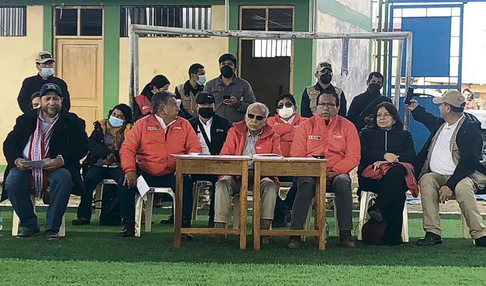 Frustrado. La comitiva del Gobierno estuvo conformada por la vicepresidenta Dina Boluarte y los ministros Roberto Sánchez, Carlos Palacios, José Luis Gavidia y Diana Miloslavich. Foto: difusión