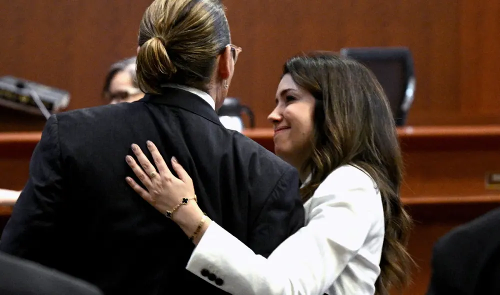 Los rumores sobre una relación entre Camille Vasquez y su cliente, el actor Johnny Deep, crecen tras muestras de afecto en el juicio. Foto: E!/Instagram